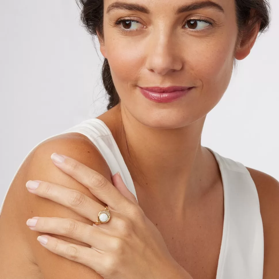 Rings*The Met Store Celestial Symbols Carved Mother-of-Pearl Signet Ring